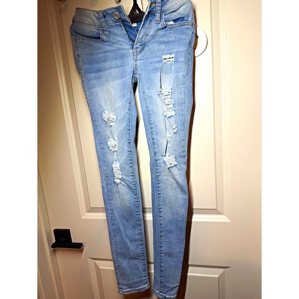 SO Low Rise Skinny Jegging Jeans Light Wash Blue Denim Distressed Pockets 0/24W